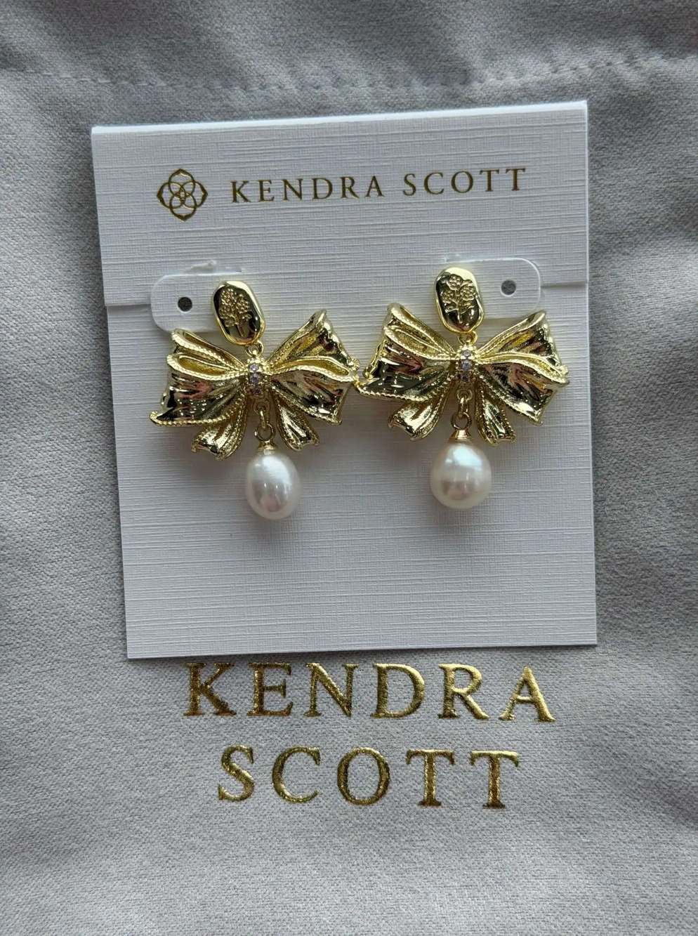 Kendra Scott bow pearl earrings